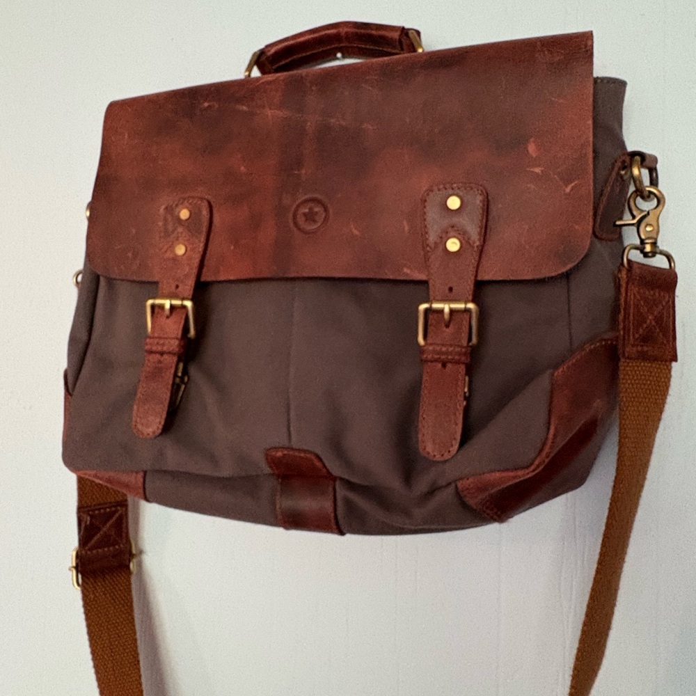 Aaron Leather messenger bag
